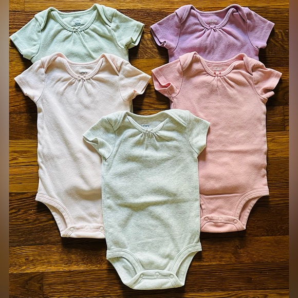 Carters 100% Cotton Short-sleeve Pastel Onesie Lot of 5 Baby Girl Size 12M - Picture 1 of 8